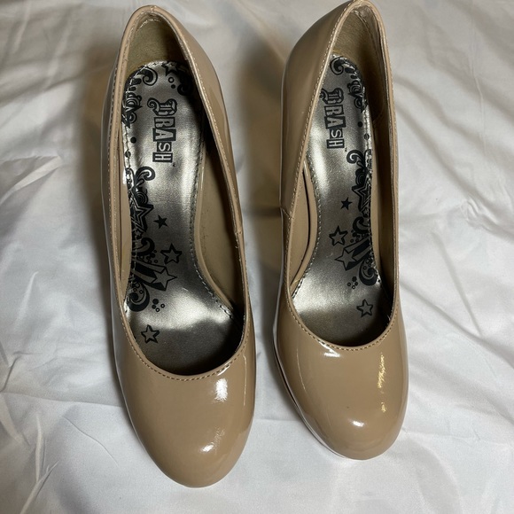 DRASH Heels - Picture 3 of 3